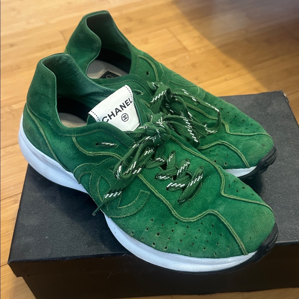 CHANEL Emerald Green Suede Sneakers Size 41 (Size 9)
